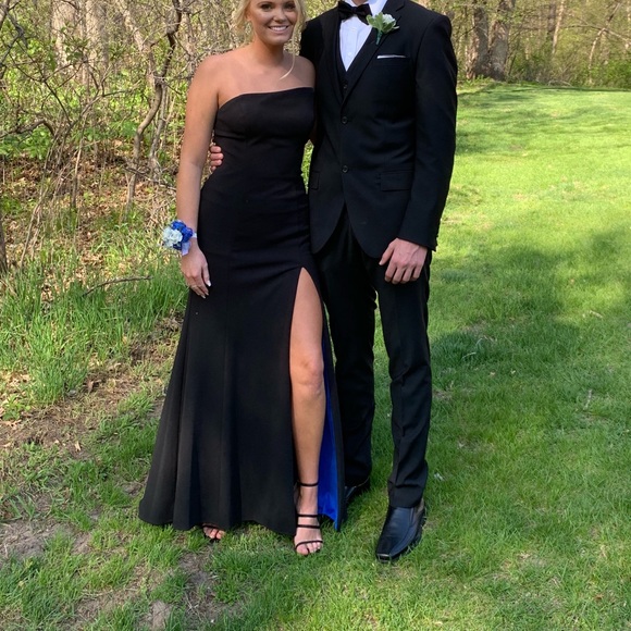 Prom dress - Picture 2 of 5